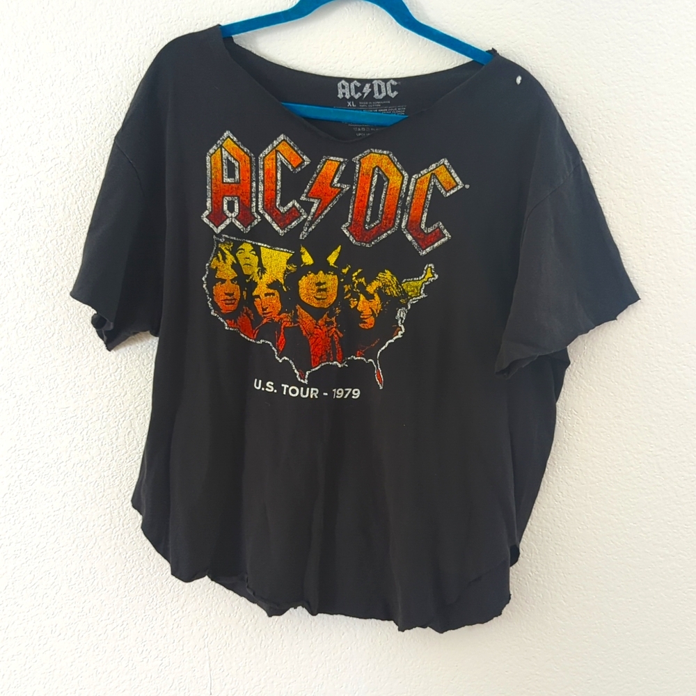 AC/DC unisex distressed US tour concert shirt. vintage look xl festival